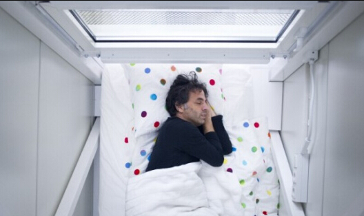 [视频]全世界最窄的房子！0.7米宽墙缝里有一套复式楼