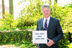 [视频]美国：保洁大叔“蹭课”八年 学成航天工程师