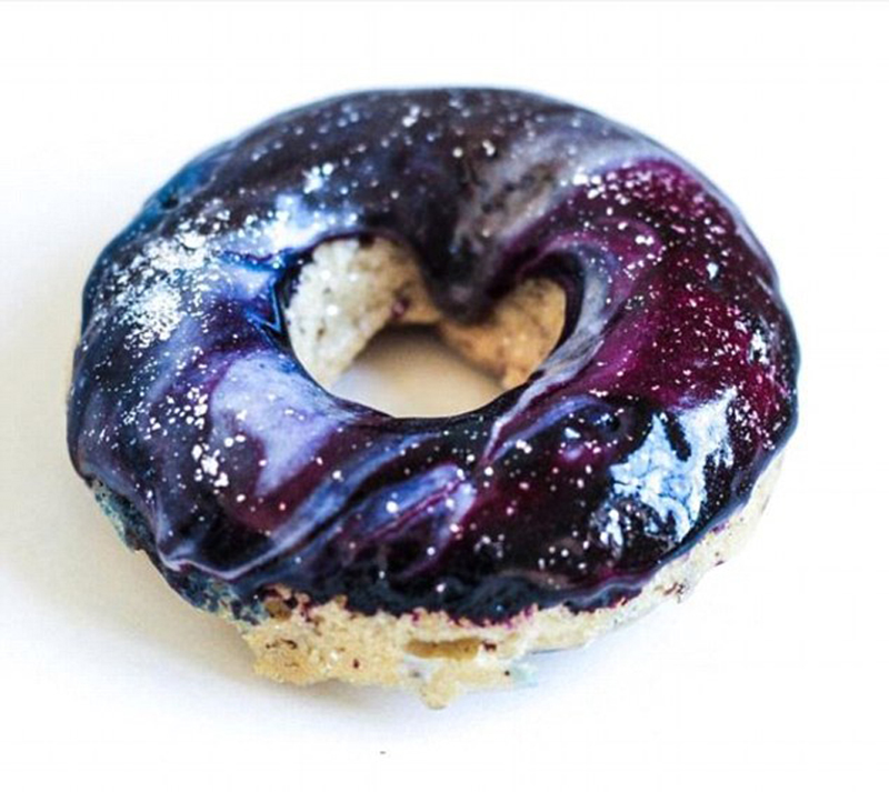 [视频]太空迷有口福了！银河主题甜点超炫酷令人垂涎