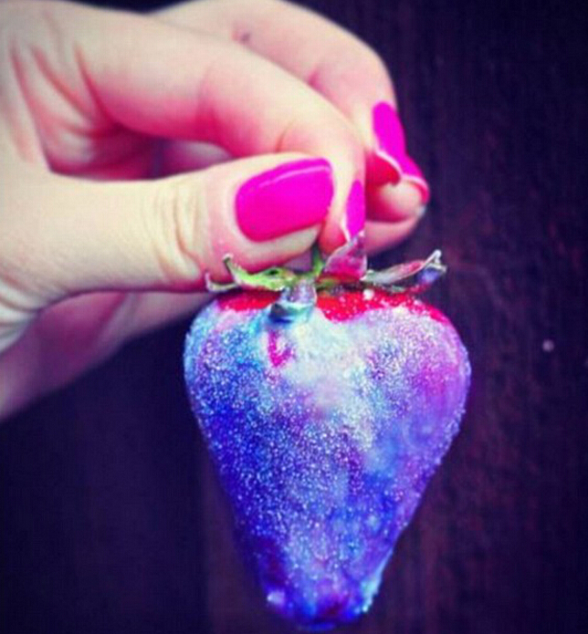 [视频]太空迷有口福了！银河主题甜点超炫酷令人垂涎