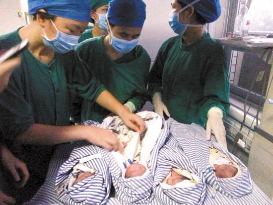 [视频]女子早产诞下四胞胎 双龙双凤取名“东南西北”