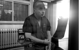 [视频]掐女公交司机喉咙的男乘客被刑拘