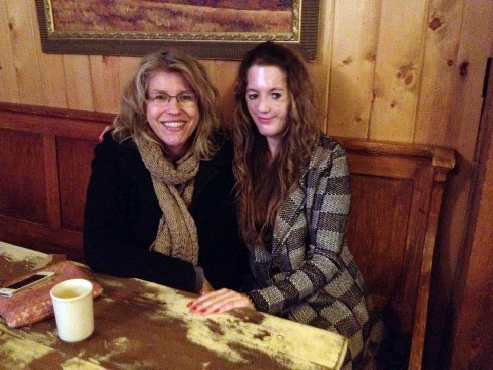 [视频]女子天生脸部缺陷 为当模特经历100次手术