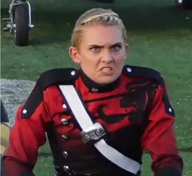 [视频]美国一键盘手演出现场因夸张表情走红