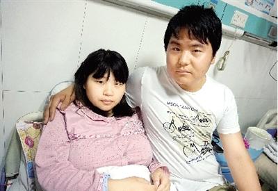 [视频]大三男生当上四胞胎爸爸 曾向医生求助减胎