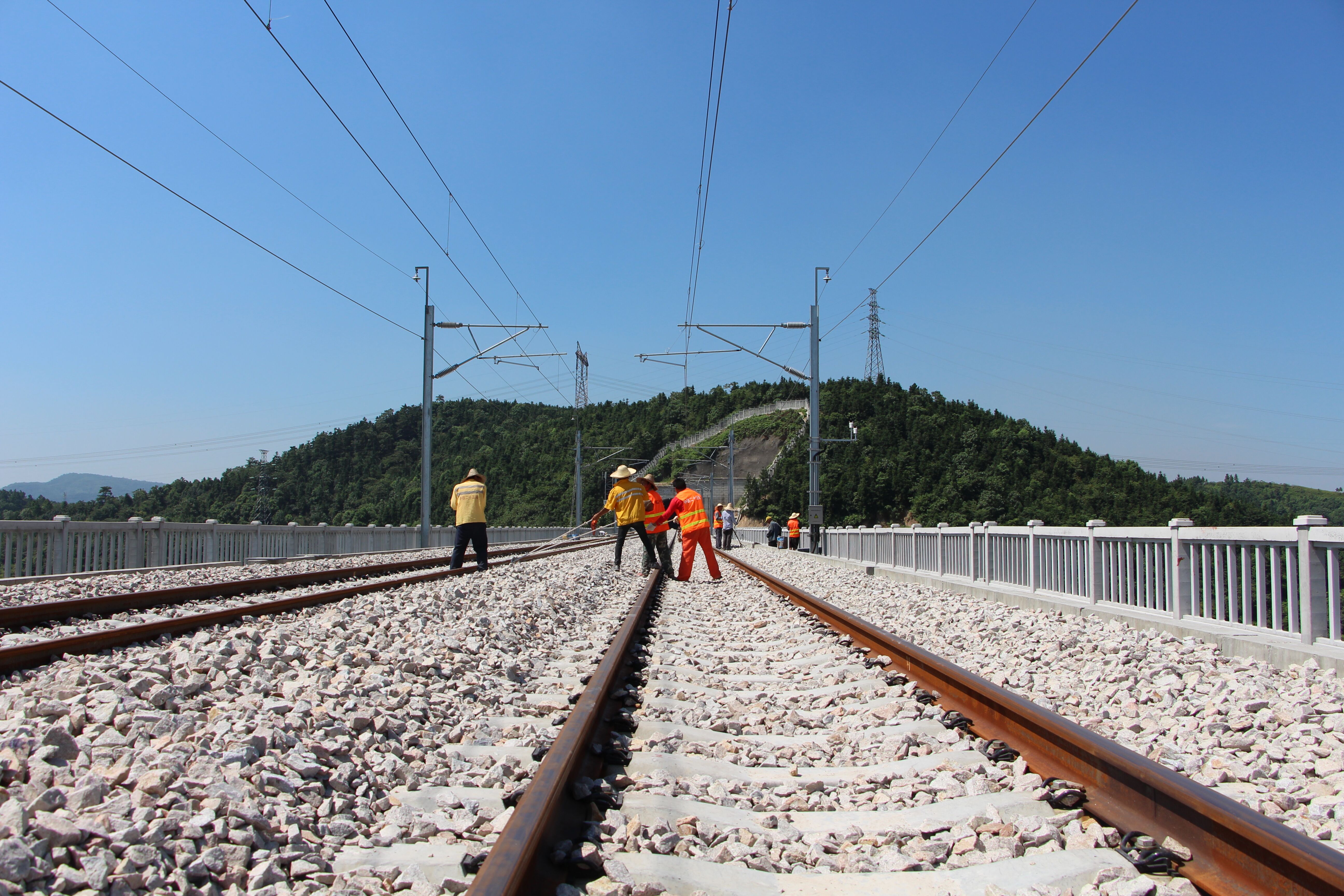 长株潭城际铁路建设有序进行 今日完成项目重要节点