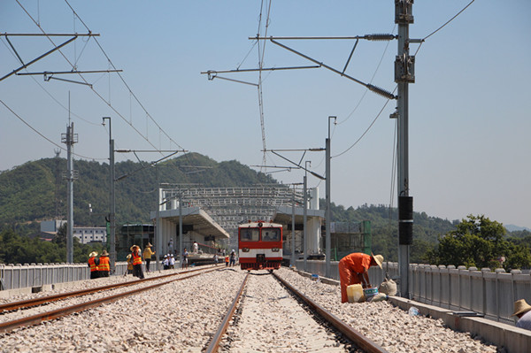 长株潭城际铁路建设有序进行 今日完成项目重要节点