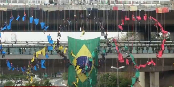 [视频]圣保罗：助阵里约奥运 最大“人形五环”挑战吉尼斯