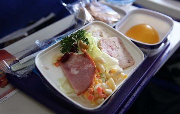 [视频]澳大利亚旅行家：乘飞机只为当空中美食家