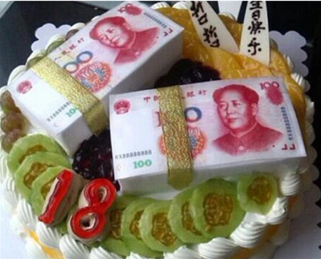[视频]苏州：商家制作“人民币”蛋糕 律师称涉嫌违法