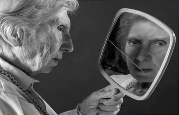 [视频]镜头下的老人：儿子给90多岁母亲拍的照片 温暖了世界