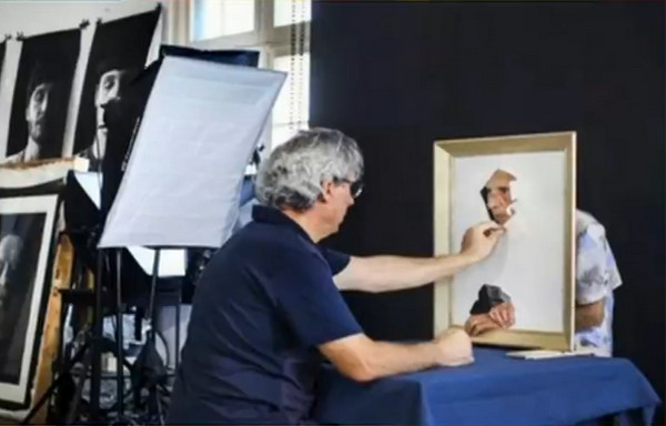 [视频]镜头下的老人：儿子给90多岁母亲拍的照片 温暖了世界