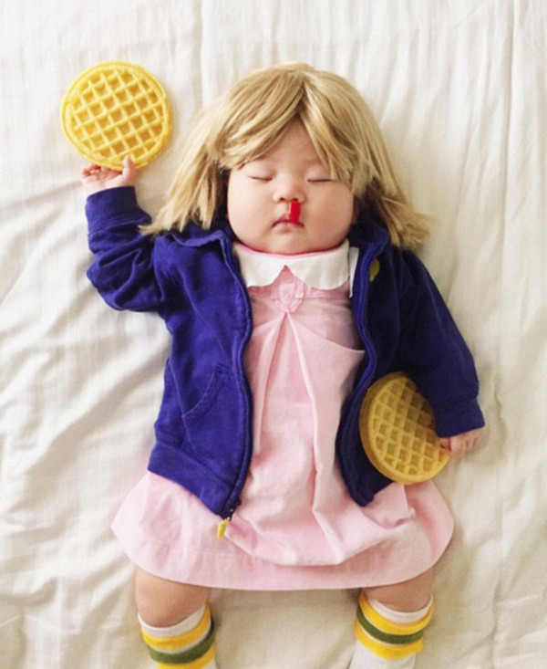 [视频]美国4个月大宝宝“角色扮演”走红网络