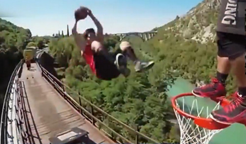 [视频]花式灌篮上火车