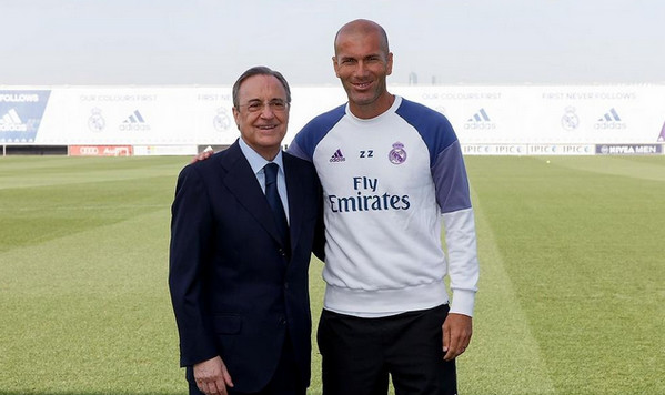 [视频]皇马拍摄新赛季全家福：颜值爆表 C罗频甜笑