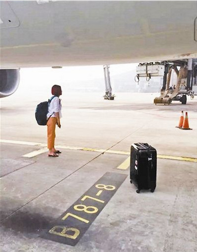 [视频]拿什么“拦住”你？ 两人闯停机坪拦飞机 被拘留5日