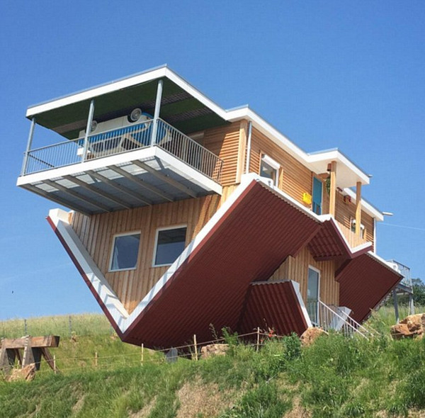 [视频]德国“颠倒”咖啡厅带你换个角度看世界