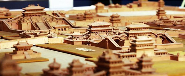 [视频]陕西76岁老人耗时16年砖雕大明宫