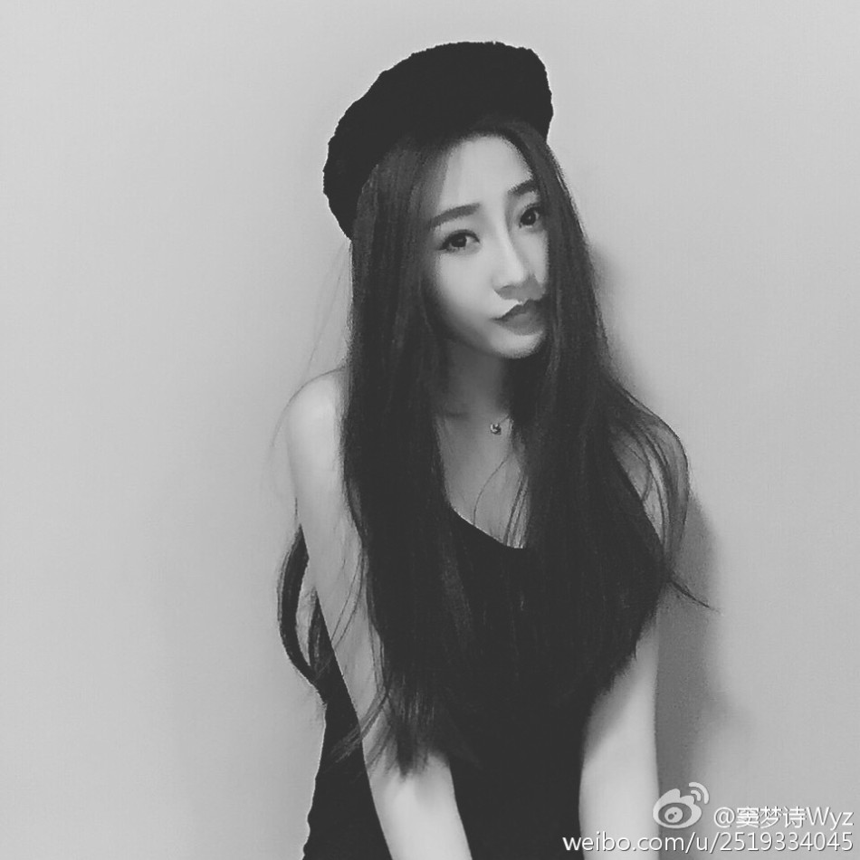 [视频]厦门理工校花天使面容魔鬼身材 小秀细长腿