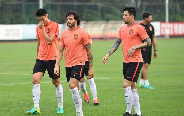 [视频]6.6亿对决!苏穗国家德比来了 恒大摸底冲双冠