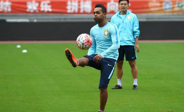 [视频]6.6亿对决!苏穗国家德比来了 恒大摸底冲双冠