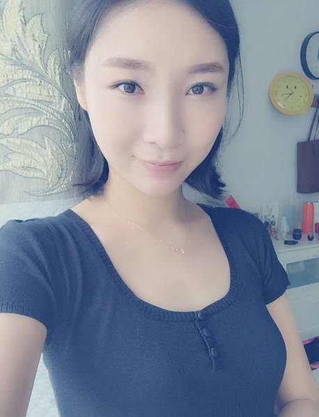 [视频]厉害了！清华学霸美女当游戏主播  被称“电竞柳岩”