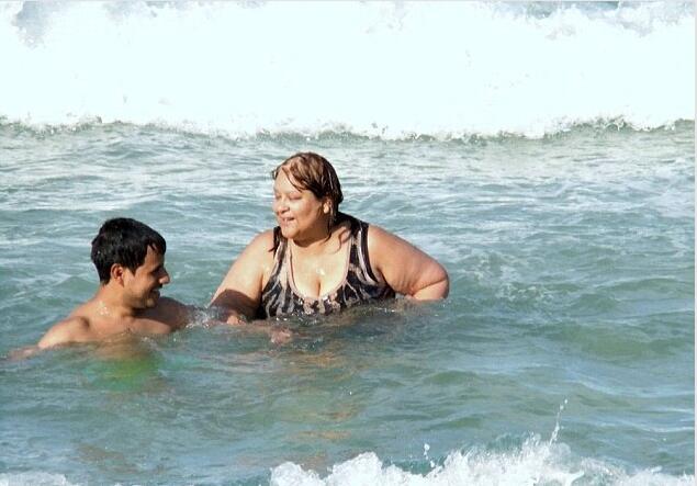 [视频]英国：伪装残疾骗保11年 大妈游玩照片露了馅