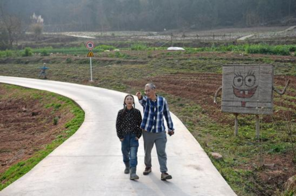 [视频]活出精彩人生 60后夫妻：租1200亩荒山 建私家花园