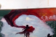 [视频]福州高二女生画“活”黑板报 本尊酷似刘亦菲
