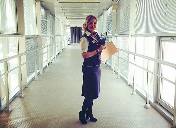 [视频]年老色衰 俄航400名空姐被禁飞国际航线