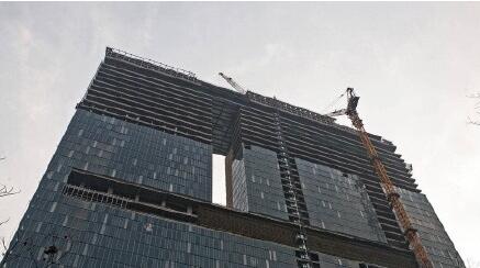 [视频]杭州惊现“纸片楼” 网友调侃：怕被风吹倒