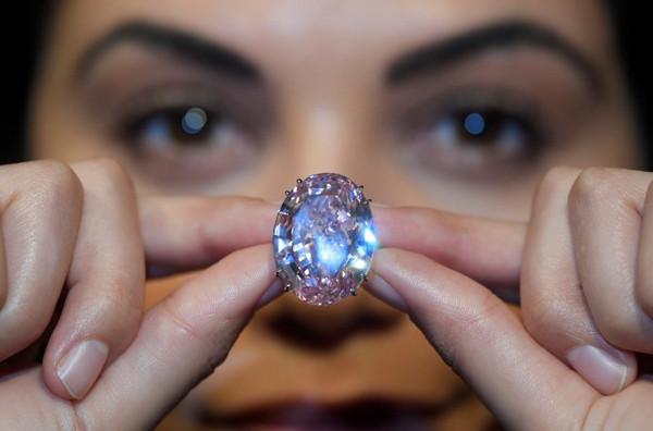 [视频]“粉红之星”重回拍卖市场 估价超6000万美元