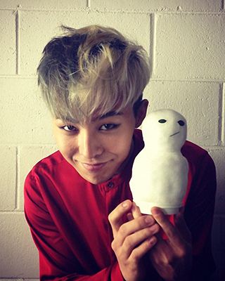 [视频]韩国明星竟然出现在他家户口本上 追星追出新境界