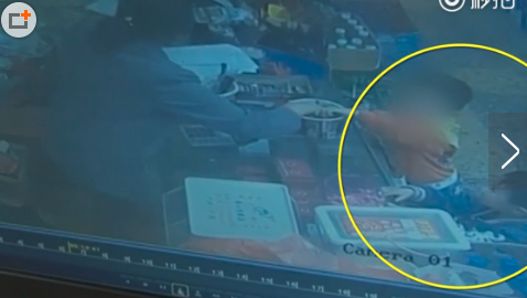 [视频]4岁舅舅带3岁外甥溜出幼儿园 警察一路护送到家