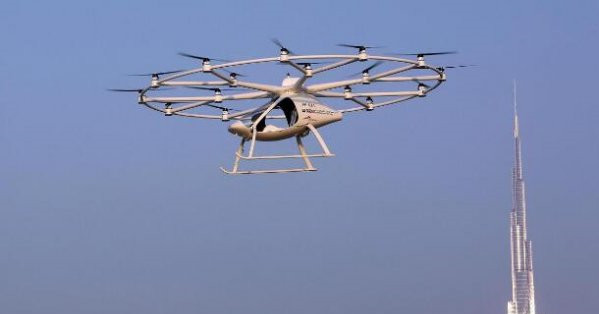 [视频]迪拜：测试无人机“飞的” 或推载客服务