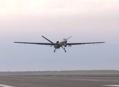 [视频]厉害了！中国“彩虹五”无人机实弹打靶