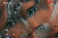 [视频]联播快讯：火星发现八处浅层“地下冰库”