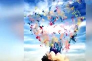 [视频]中国艺术家芝加哥制造彩色蘑菇云 纪念核反应堆75周年