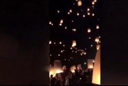 [视频]泰国水灯节现场 万人齐放孔明灯祈福 犹如星河璀璨