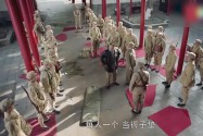 【不忘初心 经典故事】陈毅到南京视察 见士兵们都用地毯垫着睡地上 他怒了
