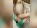 [视频]熊孩子电动剃刀剃掉自己兄妹三人头发气哭妈妈