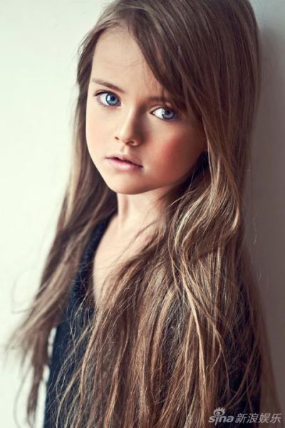 [视频]俄罗斯9岁女孩成国际超模 被誉世界最美少女